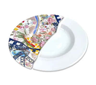 Meia dose - Contemporary Porcelain Art by Eliézer Nascimento (2024)