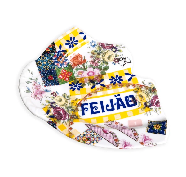 Relíquia II - Contemporary Porcelain Art by Eliézer Nascimento (2024)