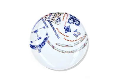 Ruína III - Contemporary Porcelain Art by Eliézer Nascimento (2023)